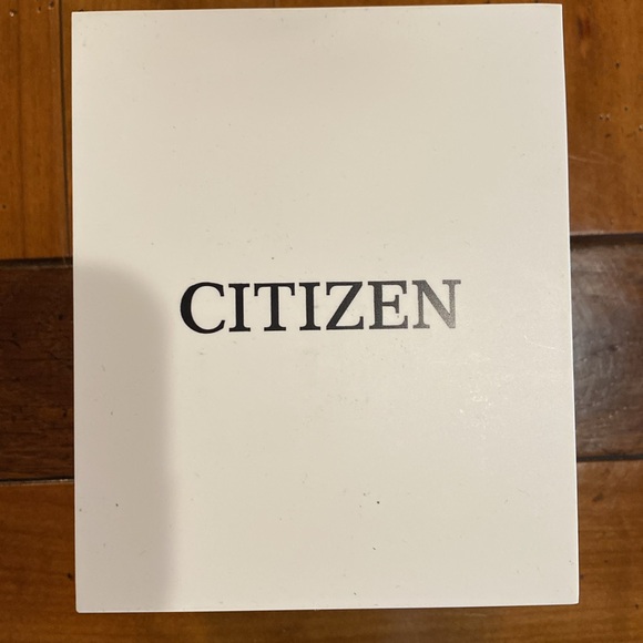 Men’s Citizen watch new in box - Picture 2 of 3